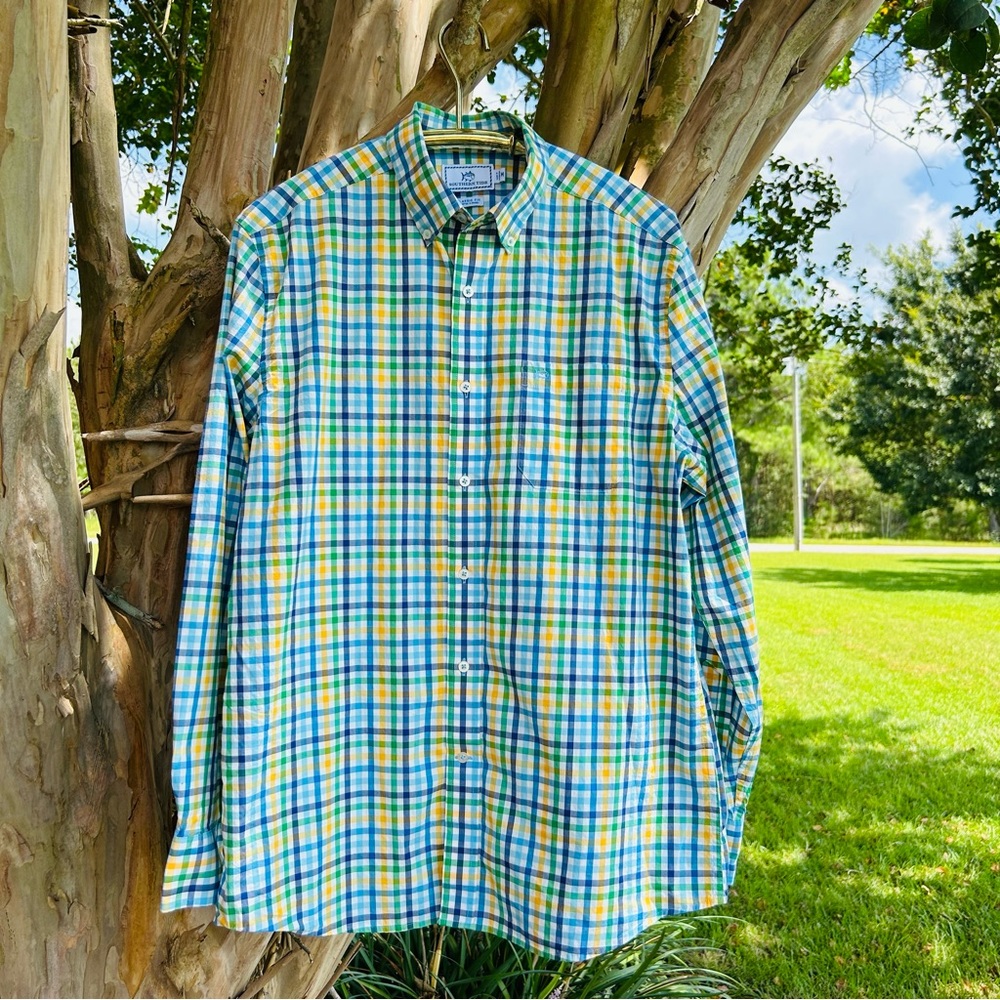 SOUTHERN TIDE Men’s size M Plaid Long Sleeve Button Down